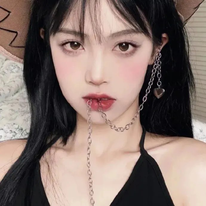 黑珍珠艾曼妞